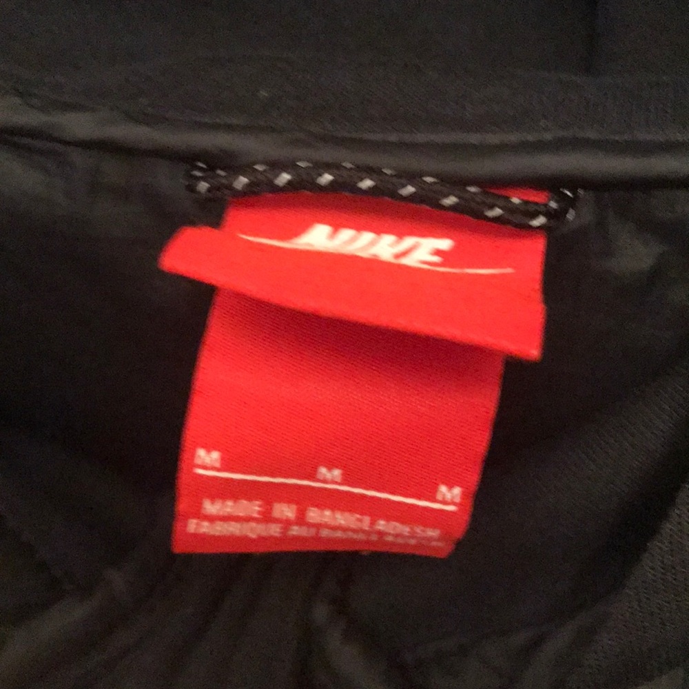 Nike Youth Medium Black Down jacket - Picture 2 of 3